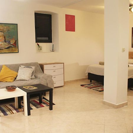 Street Garden Apartment Hvar Town Esterno foto