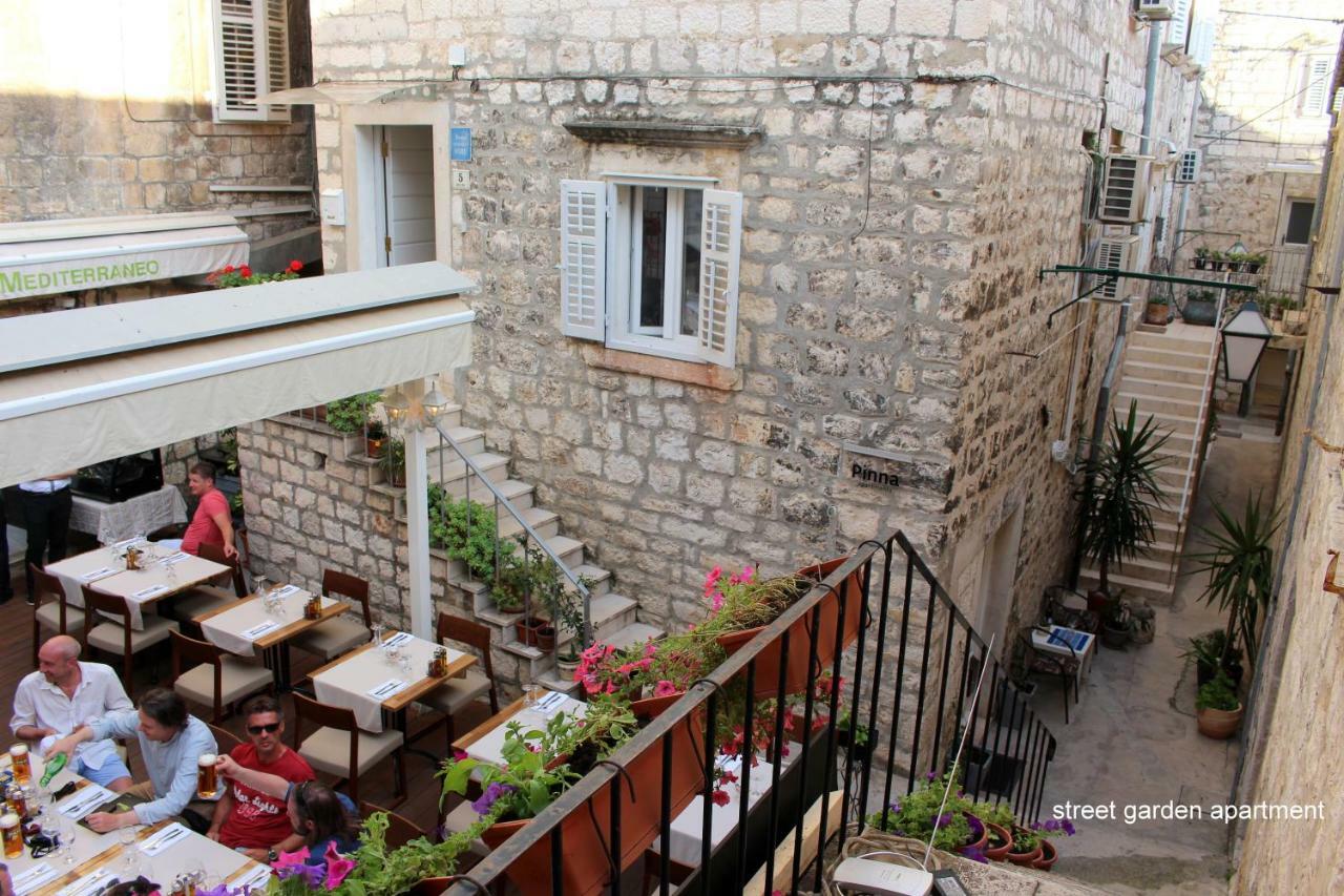 Street Garden Apartment Hvar Town Esterno foto