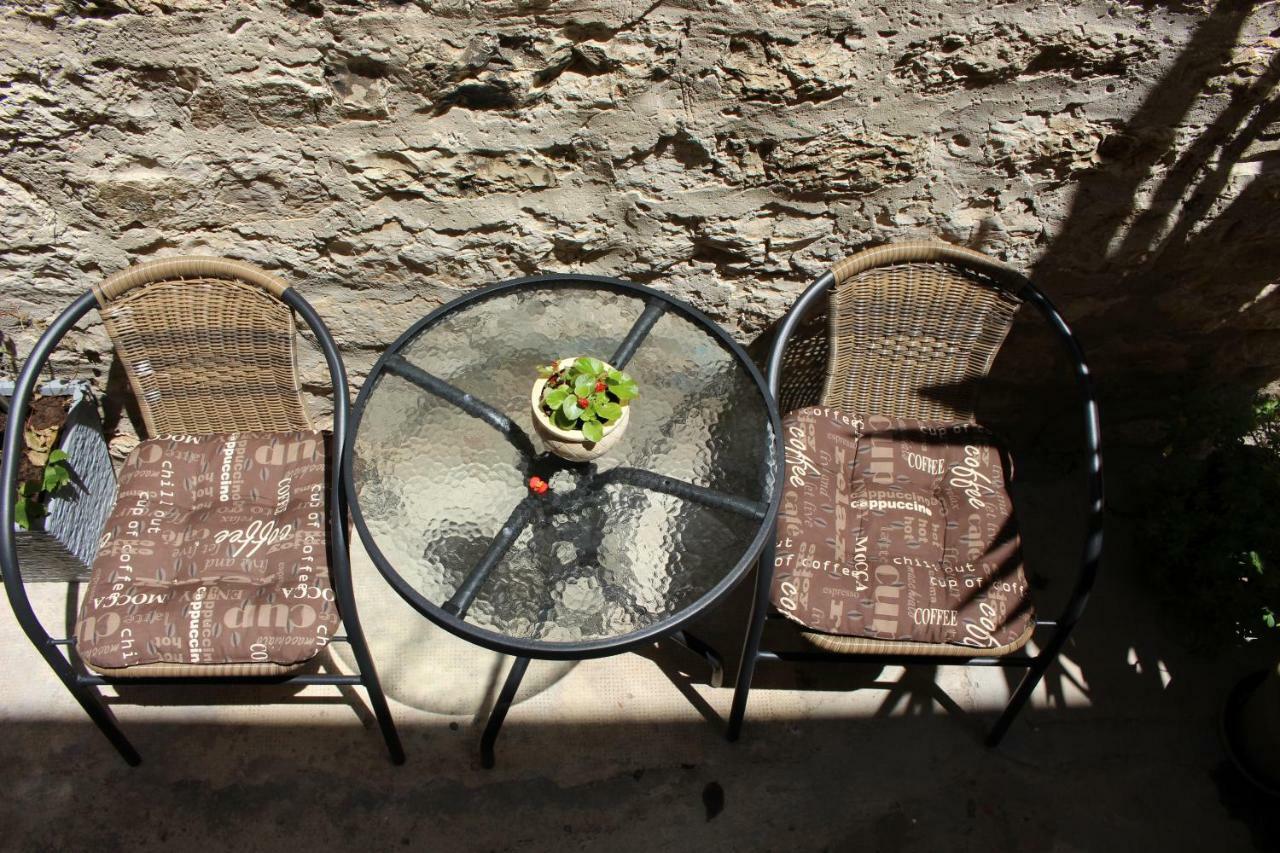 Street Garden Apartment Hvar Town Esterno foto